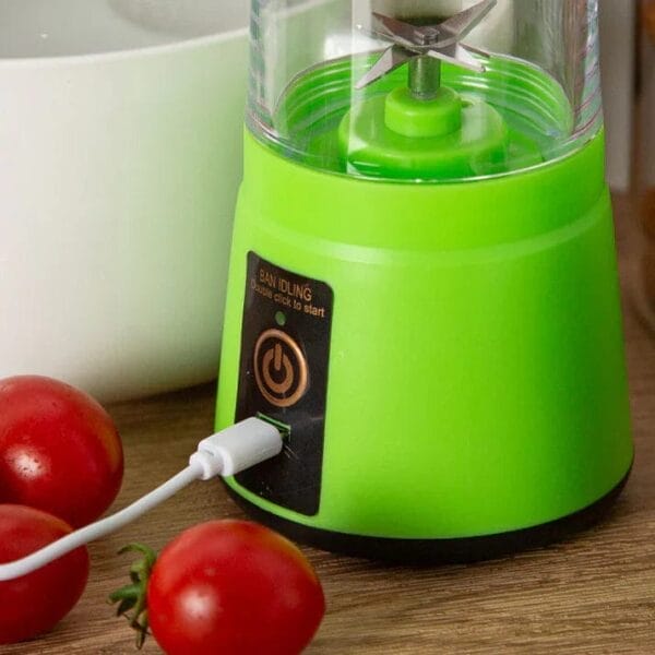 Mini Rechargeable Juicer Machine - Image 8
